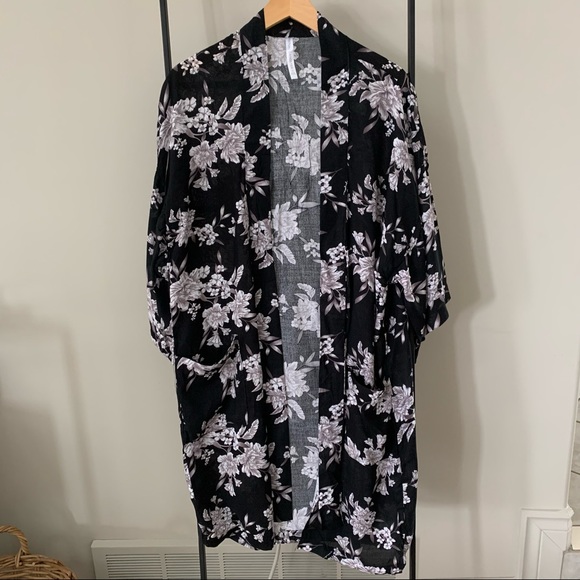 Floral kimono - Picture 2 of 3